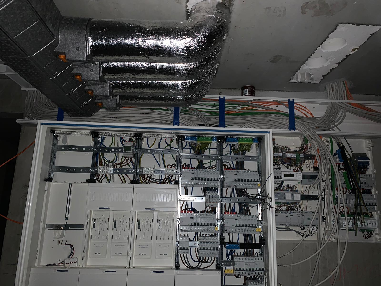 Steckdosen und Schalter montiert - Baublog OKAL (DFH) - Eulenprojekt